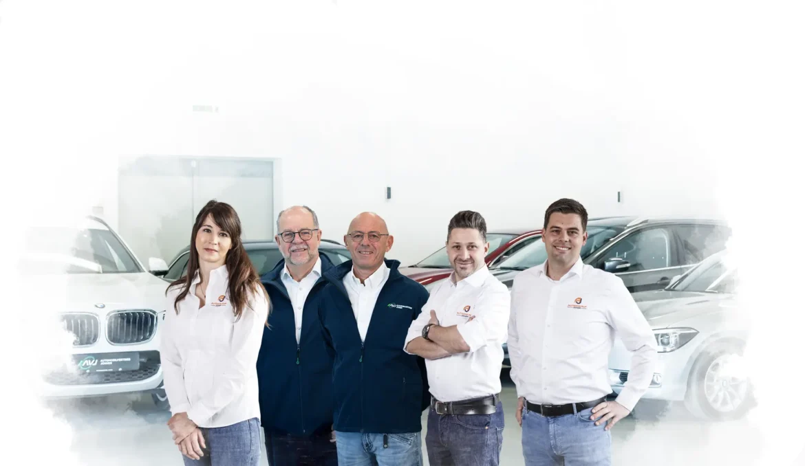 Teambild des Autoankauf Johner Teams.